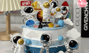 Phụ Kiện Bánh Kem Chủ Đề Phi Hành Gia: Vì Sao Lại Gây Sốt Cho Các Bé Trai?