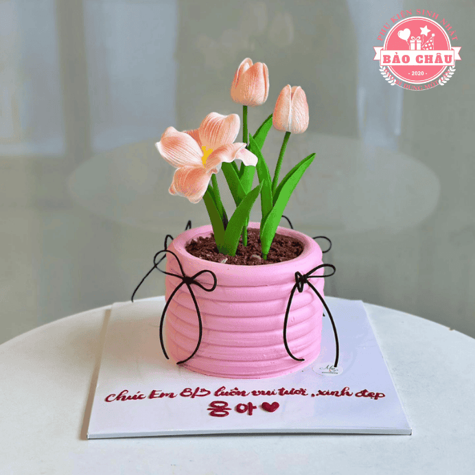 Phụ Kiện Hoa Tulip – Bí Quyết Decor Bánh Kem Sang Nhẹ, Thanh Lịch