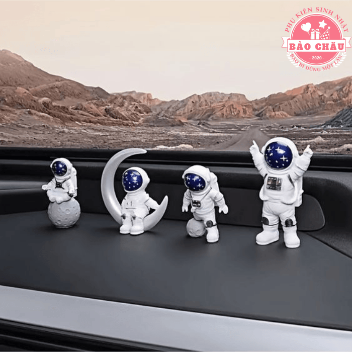 Phụ Kiện Bánh Kem Chủ Đề Phi Hành Gia: Vì Sao Lại Gây Sốt Cho Các Bé Trai?