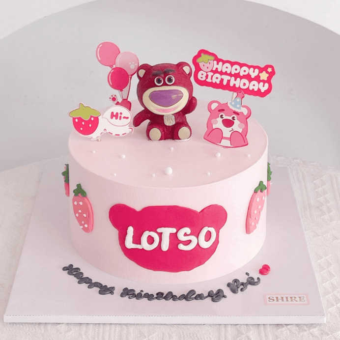 Đĩa Muỗng, Nón Bánh Kem Giá Sỉ - Giải Pháp Thông Minh Cho Tiệm Bánh Tại Biên Hòa